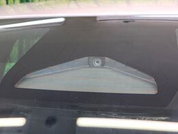 【トヨタセーフティセンス】走行中に前方の車両等を認識し、衝突しそうな時は警報とブレーキで衝突回避と被害軽減をアシスト。より安全にドライブをお楽しみいただけます。