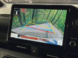 【バックカメラ】駐車時に後方がリアルタイム映像で確認できます。大型商業施設や立体駐車場での駐車時や、夜間のバック時に大活躍！運転スキルに関わらず、今や必須となった装備のひとつです！