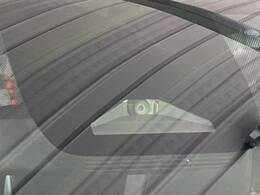 【トヨタセーフティセンス】走行中に前方の車両等を認識し、衝突しそうな時は警報とブレーキで衝突回避と被害軽減をアシスト。より安全にドライブをお楽しみいただけます。
