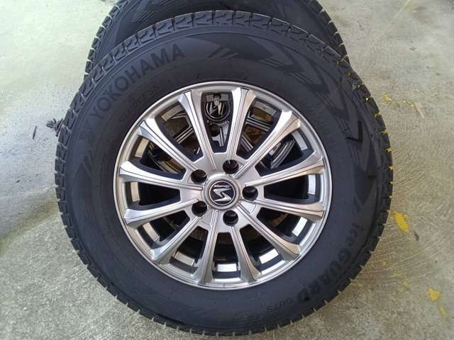 社外アルミホイール スタッドレスタイヤ付き 215/70R16 YOKOHAMA  iceGURAD  GO75