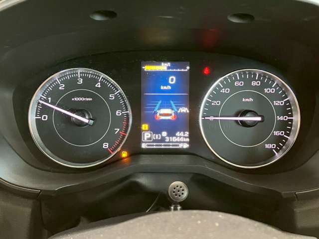 【アナログスピードメーター】昼夜問わず視認性がよく安心してドライブできますね♪