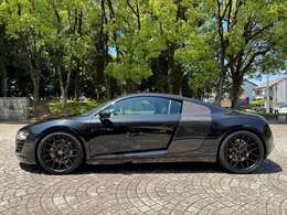 目立った傷や水垢などのクスミはございません。