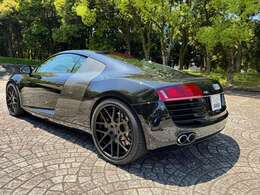 社の車両は全て屋根付きスペースで保管しておりますので雨の日も濡れずにご覧いただけます。