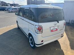 リヤドア・リヤクォーター・バックドアウィンドウにスモークドガラスを採用