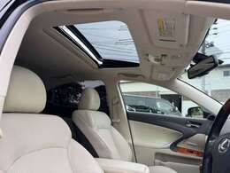 ★本革シート★サンルーフ★Bluetoothオーディオ対応★マークレビンソンオーディオ★バックカメラ★ETC★