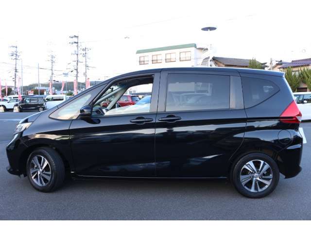 当社は地元に長く愛され70年続く車屋になります。長く愛されている理由それは納車後のアフターフォロー、自社工場での整備点検、車検、板金、お車の事なら全て当社にお任せ下さい！気になるお客様は086-279-7979！