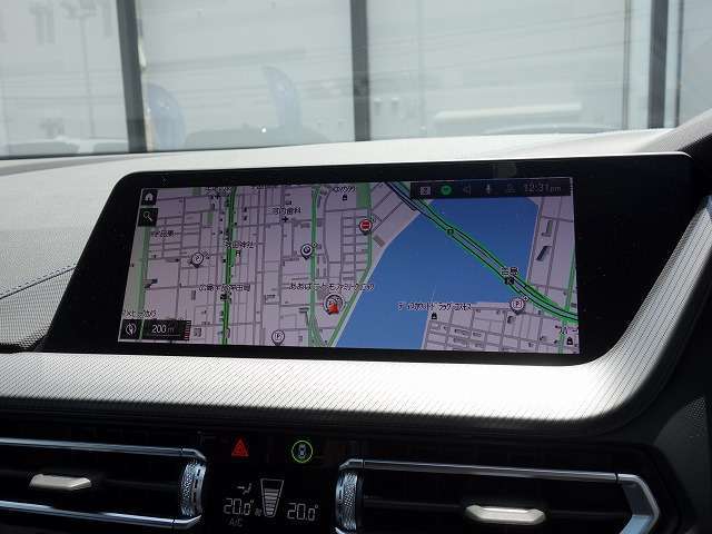 ◆iDriveを装備。操作系統をディスプレイから独立させることで、人間工学に基づいた最適な運転環境を実現しております。◆