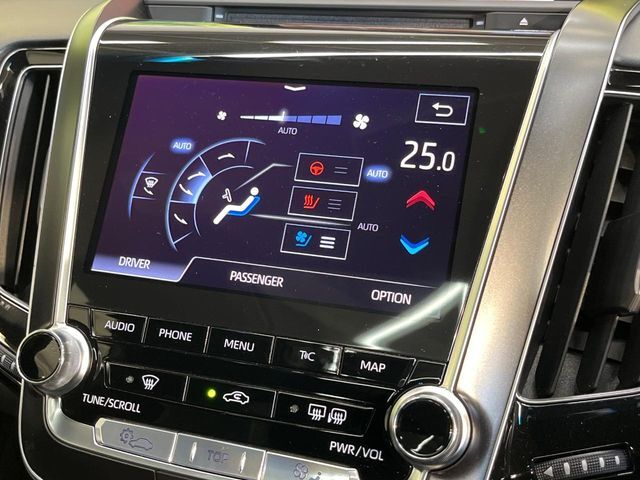 【シートベンチレーション】夏場は涼しい風でお尻や背中の熱やムレを防ぎ、冬はエアコンよりも早く温まってポカポカに！季節を問わず快適に過ごせます。