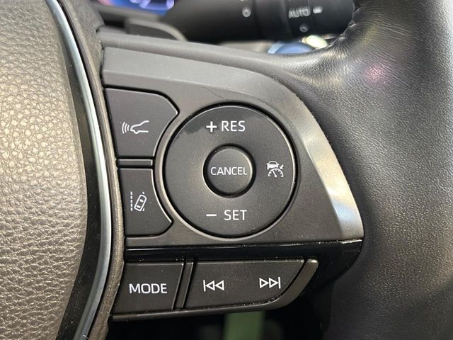 【レーダークルーズコントロール】高速道路での長距離走行が楽に！！自動で速度を保つクルーズコントロールが、衝突軽減システムと連携し、前方の車両を感知して車間を保つように速度調節してくれます！！