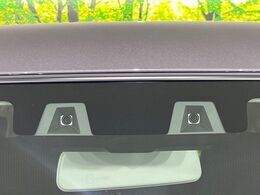 【スズキ　セーフティサポート】走行中に前方の車両等を認識し、衝突しそうな時は警報とブレーキで衝突回避と被害軽減をアシスト。より安全にドライブをお楽しみいただけます。