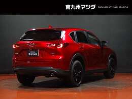 【CX-5】上質感と精悍さを兼ね備え、ワイド感を強調した意匠。オールラウンドな機能美と品格、洗練されたデザイン。