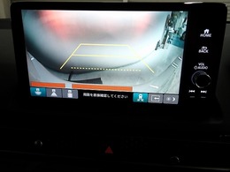 【リアカメラ】3パターンの映像表示で、後方確認をサポート！映像は『ノーマル』『広角』『真上』の3モードから選べます♪