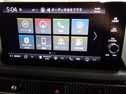 ホンダ純正ナビなのでダッシュボードにスッキリと収まっています。土地勘の無い所でも道に迷わず安心ですね！。AVも色々視聴でるのでドライブも楽しくなりますよ！