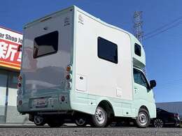 ■オートサイトエディションの標準設定として初期ベースカスタムとして増しリーフ5枚、リアのマフラーが外部に出るように延長マフラー加工をしてございます。