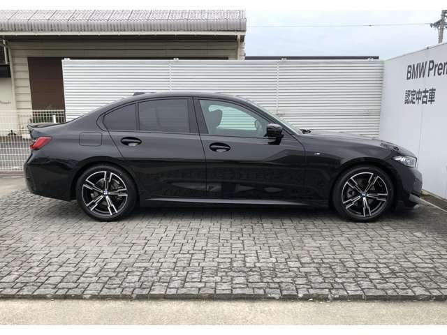 BMW専門のメカニックが100項目にも上る点検整備を徹底的に実施！ご納車後も全国の正規ディーラーで受けられる保証が付いております。MieChuoBMWでは、保障費用は車両本体価格に含まれます！