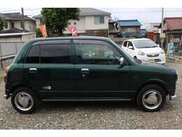 ☆男性も女性も様になるデザインです！一目見ただけで、この魅惑的なボディーが存在感を放っていることが分かって頂けると思います。