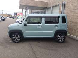 4WD　走行1万5千　セーフティサポート　リアソナー　クルーズコントロール　8インメモリーチナビ　フルセグTV　全方位モニター　ETC　前後ドライブレコーダー　純正アルミ　Wシートヒーター　LED