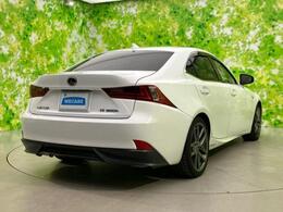 全国に店舗を展開しているのでどこでもお取り寄せが可能です！この車が気になるけど遠方だから・・・と諦める必要はありません！※別途陸送費が必要です。