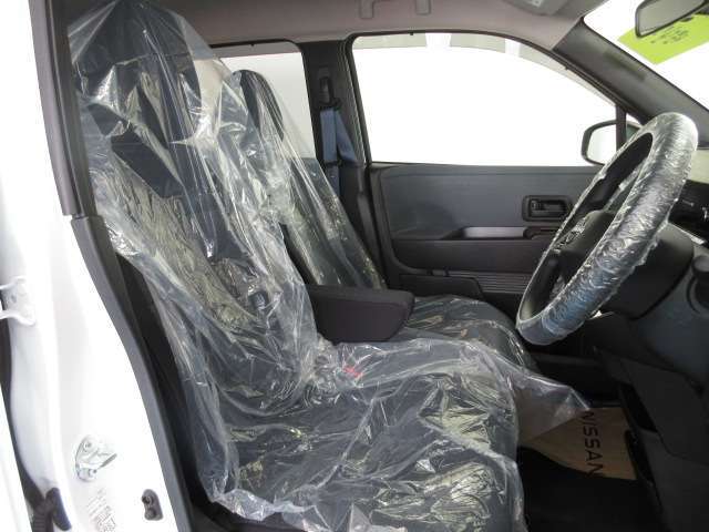 【車内抗菌・消臭】車内の気になる匂いを専門の機器を使用し、抗菌・消臭しております。