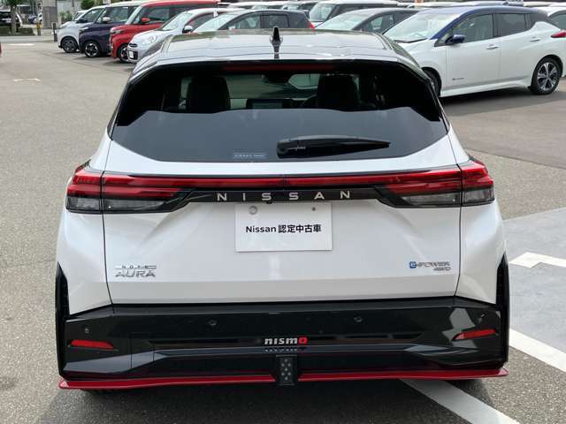プライバシ-ガラスが装備されています。外を見るときは気にならずに、後方車両から車内が見えにくい設計です。