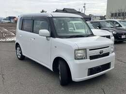 車両の品質管理は室内展示場を完備しておりますので、品質を保った状態の車両をご覧いただけます。