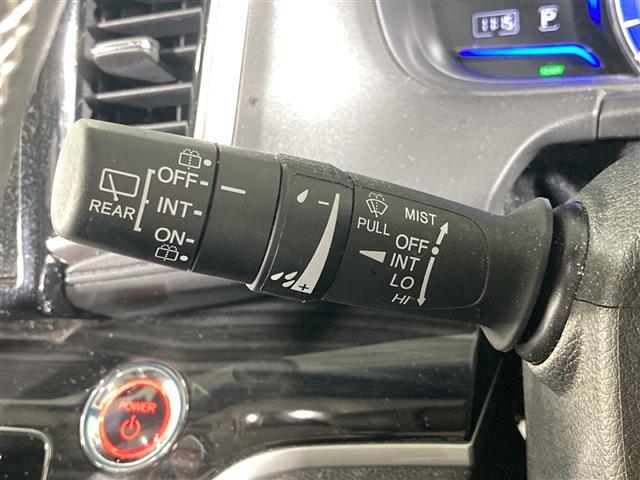 【運転席操作部】『運転席周辺の装備』の画像になります。快適なドライブを楽しむための機能が装備されています！運転席から触れるので使いやすいです！