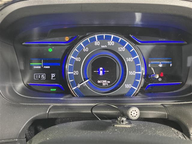【スピードメーター】『スピードメーター』の画像になります。メーターがシンプルで見やすく運転しやすいですね！。写真の内容に関してご質問等がございましたらお気軽にガリバー店舗までお問い合わせください。