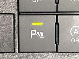 【コーナーセンサー】バンパーに付いたセンサーが障害物を検知！一定の距離に近づくとアラートで教えてくれます♪狭い駐車スペースや車庫入れ時も安心ですね☆