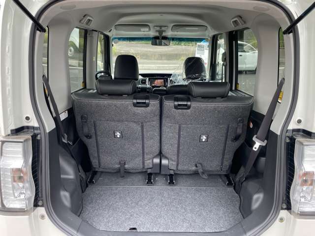 当店おススメのお買い得車です！！お気軽に「カーセンサーを見た！」とお問い合わせ下さい。tel　097-574-7376  〇ヴィークルワダ〇