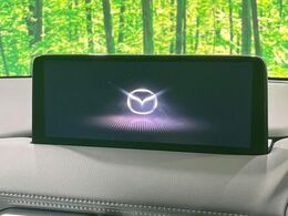 【メーカー純正ナビ】インテリアに溶け込むスタイリッシュな「専用設計」メーカーナビを装備♪視認性や操作性など基本性能にも優れ、より上質なカーライフをお楽しみいただけます。