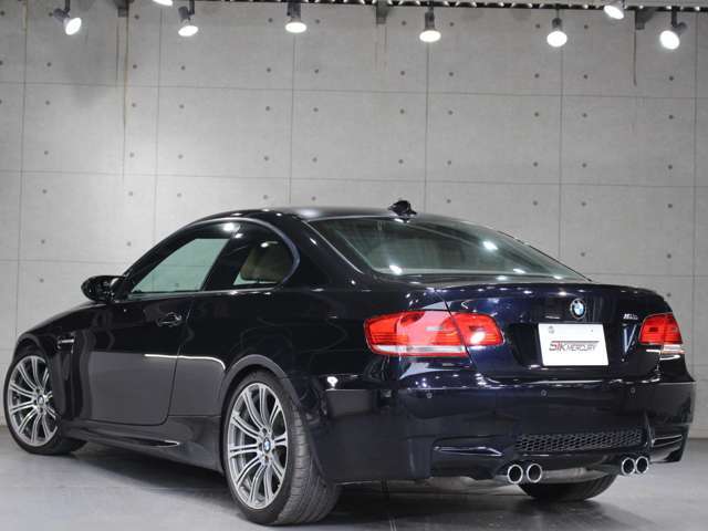 ★直通連絡先080-1221-9866　担当 上野★専門業者様に依頼して、ポリッシャーによる磨きやコーティングを行っておりますので、濡れたような艶のある綺麗なボディーになっております。