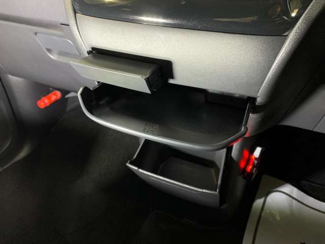 【アクセス便利】当店は竜王IC・栗東湖南ICから車で15分。滋賀県湖南市にある大型ショッピングセンター『イオンタウン湖南』内にある自動車販売店です。お買い物ついでにお気軽にお立ちよりください。