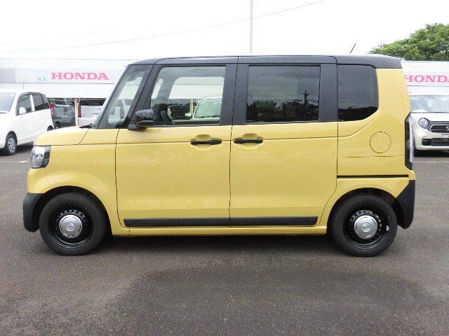 ご納車前には納車点検整備を実施いたします。指定交換部品（エンジンオイル、オイルエレメント、ワイパーゴム等）新品交換致します。その他必要交換部品は点検時交換致します。