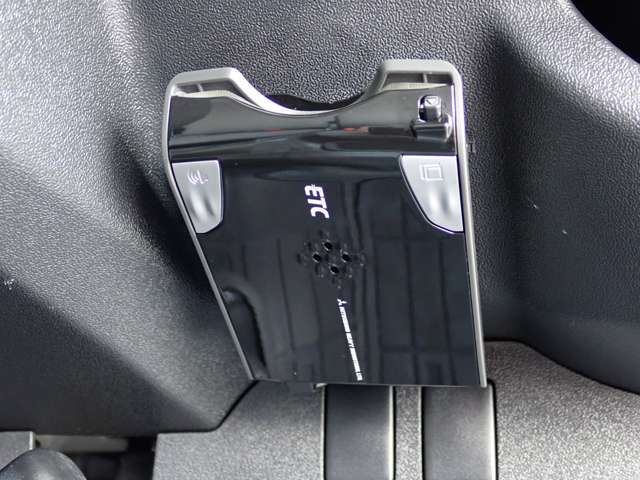 社外ETC車載器が装備されています。