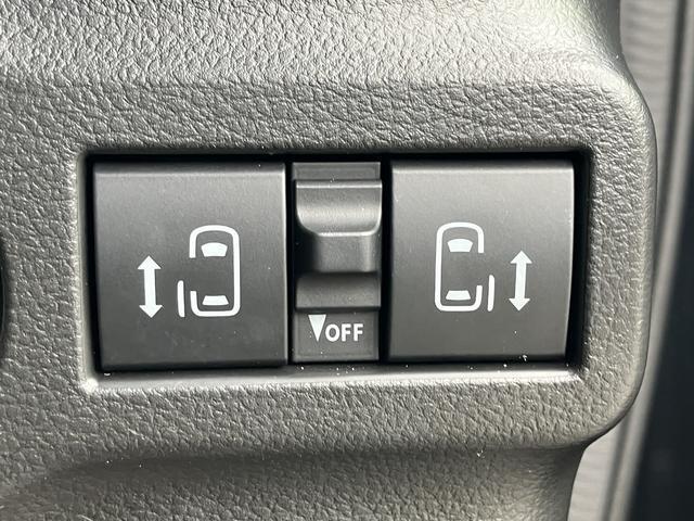 運転席側のこちらのスイッチから後席スライドドアの開閉操作が可能です。