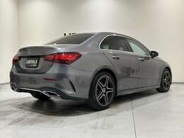 【右斜後】『外装：右斜後側』の画像になります。写真の内容に関してご不明点、ご質問等がございましたらお気軽にガリバー店舗までお問い合わせください。