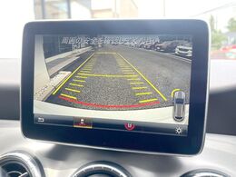 ●ガイドライン付きバックカメラ：不安な駐車もこれで安心！ガイドライン付きなので狭い箇所での駐車もラクラクです！