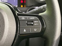 【アダプティブクルーズコントロール】高速道路での長距離走行が楽に！！自動で速度を保つクルーズコントロールが、衝突軽減システムと連携し、前方の車両を感知して車間を保つように速度調節してくれます！！