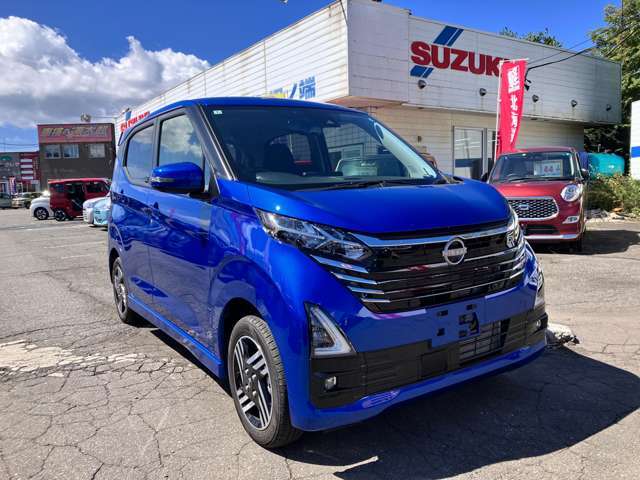 スズキ・ダイハツのサブディーラーとして全国販売優秀の実績！オールメーカーの軽未使用車・中古車はもちろんのこと、コンパクトカー・エコカーなどの普通車も豊富に在庫を取り揃えています！