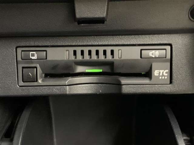 ETC車載器付きです。高速道路の料金所もスムーズに通過できます。