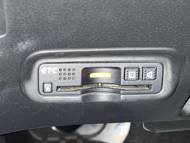 【ETC】高速道路の料金所をストレスなく通過！話題のスポットやサービスエリアに多い「スマートIC」利用時は必須のアイテムです。当店でセットアップを実施、ご納車当日からすぐにご利用いただけます！