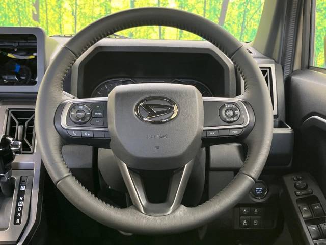 【ステアリングスイッチ】運転中、前方から目線をそらすことなく、オーディオ等の操作が可能な便利機能！安心＆快適なドライブを演出してくれます♪