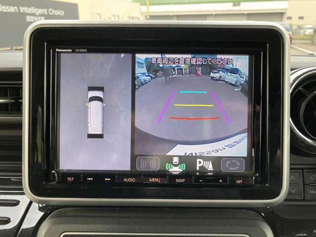 アラウンドビューモニター　駐車場での車庫入れや狭い道路での走行にカメラで確認が出来るので安心です。