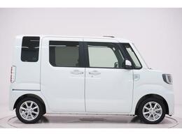 県内13店舗にて常時500台以上ダイハツ車を展示中です。見て、触って、納得のいく一台をぜひ見つけてください。