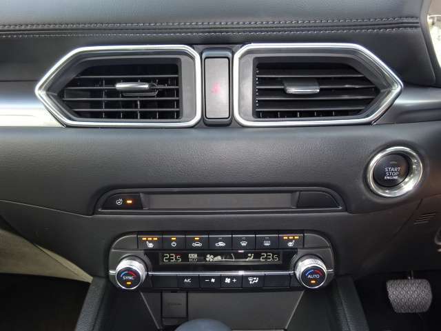 充実した空調設備は、暑い日、寒い日様々な条件下でのドライブも快適にしてくれます！