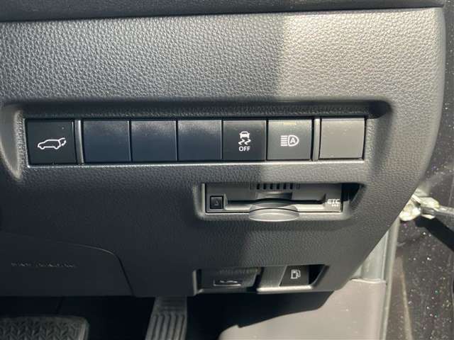 ETC車載器付きです。高速道路の料金所もスムーズに通過できます。