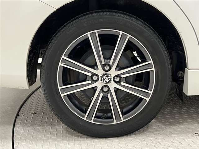 タイヤサイズは185/55R16！納車前の点検時にタイヤ交換させていただきます！純正アルミホイール！