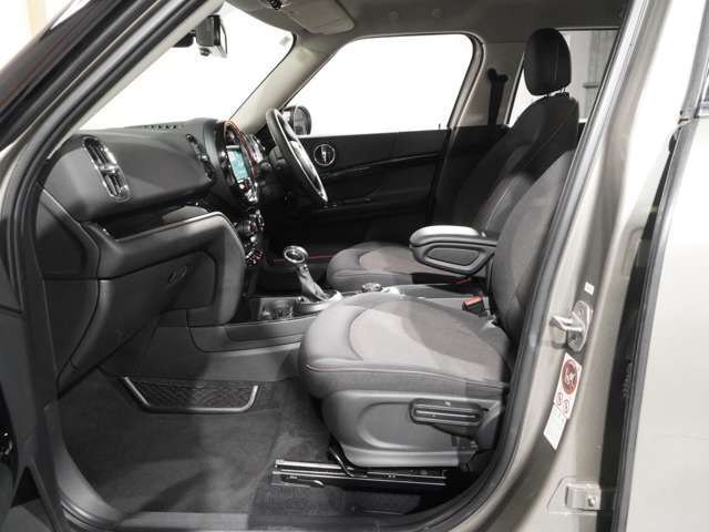 ■納車に関して・・・当社、ミニ専門店イールは皆様へ心を込めて納車いたします！■北海道から沖縄まで陸送業者にてお届けいたします■詳しくは販売スタッフまでお問合せください。