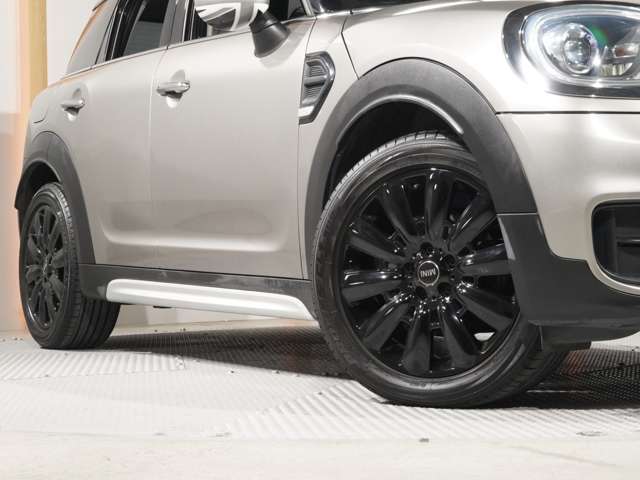 ■ショールーム以外のモータープールにて保管している車輌が多数あるため、実車をご覧になりたい場合は、お手数ですがご来店前に事前確認のご連絡を頂きますようお願い致します。