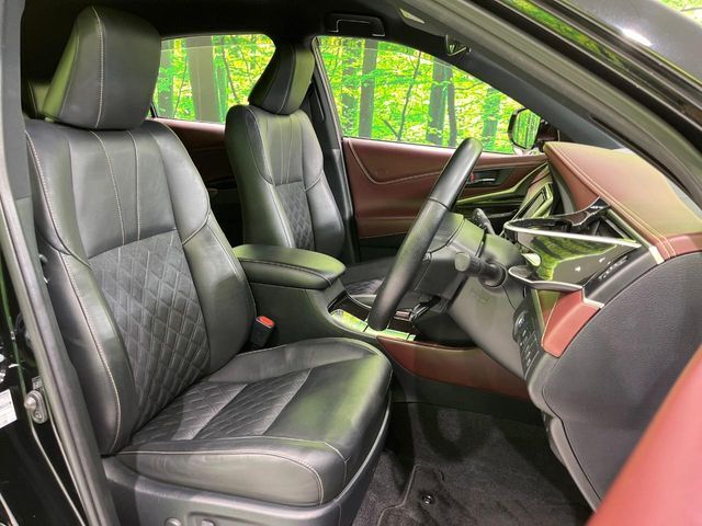 ドライバーによって運転しやすいポジションは異なり、あの車はどうなのか不安なこともありますよね。気になるお車は店頭で乗り込んでご確認いただけます♪